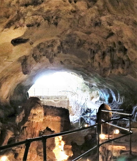 stalactites and StalagmitesIMG_5498