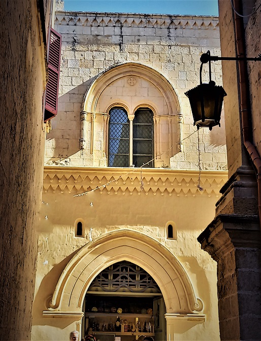 Palazzo mullion window 5_114209